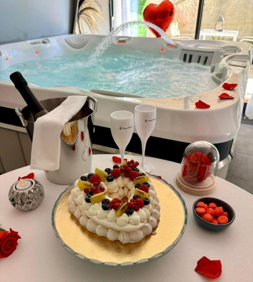 Casa Amor & Spa, Appartement Suite Jacuzzi & Piscine Chauffee Montfort-sur-Argens Extérieur photo